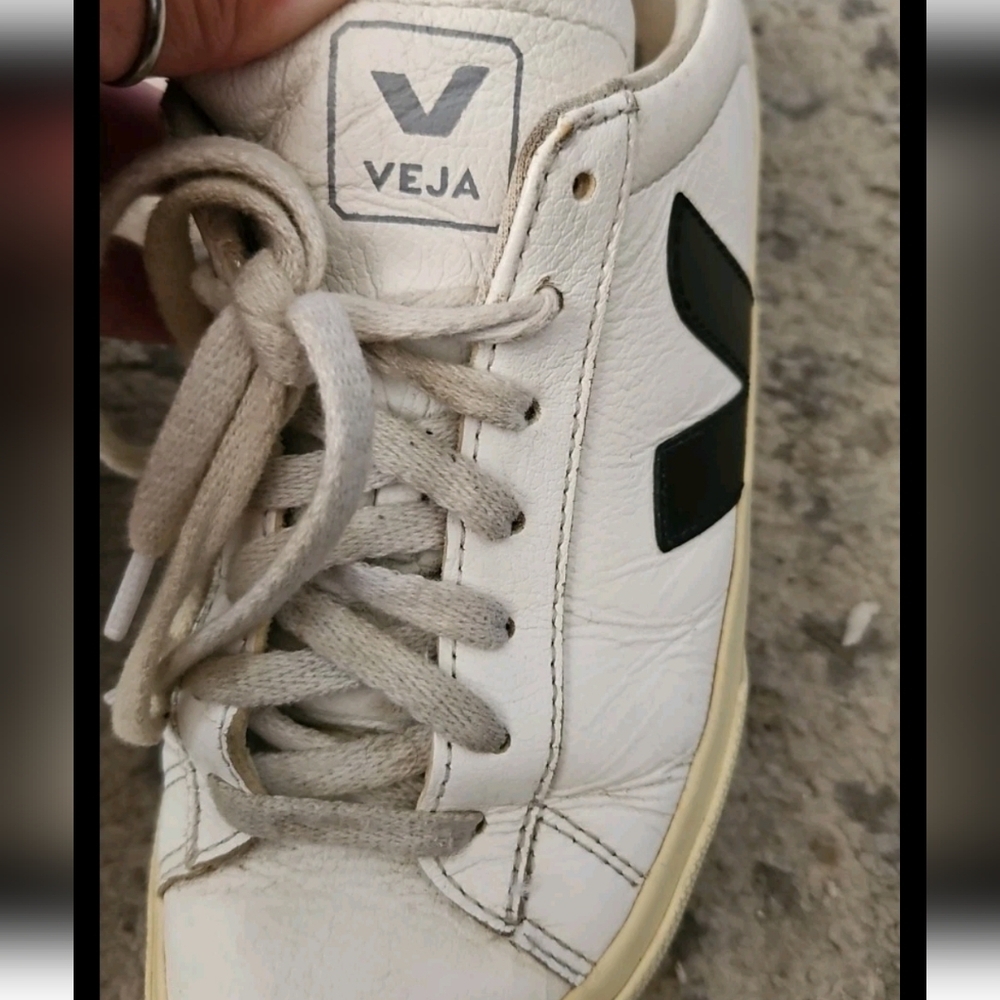 VEJA Womens White & Black Campo Leather Sustainable Designer Sneakers 6 - Picture 12 of 16